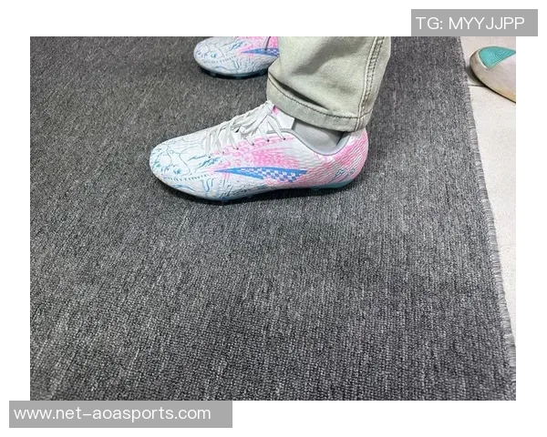 前锋足球鞋的选择与搭配技巧助你在赛场上大放异彩